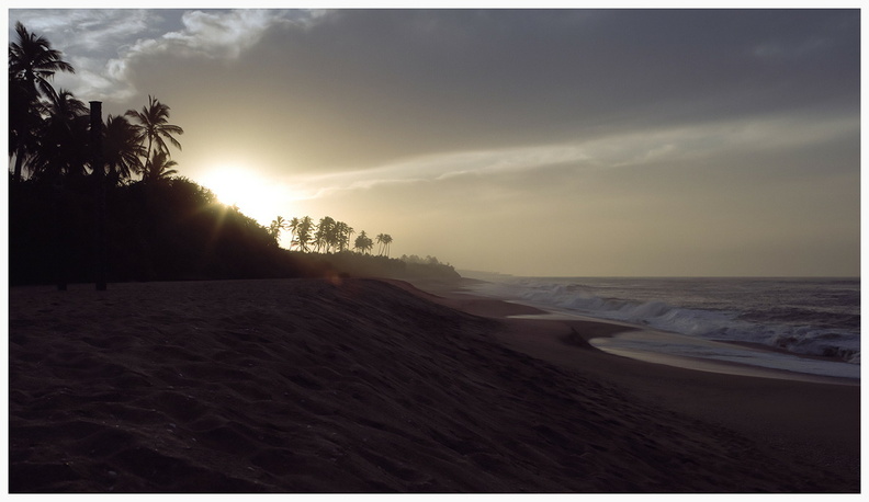 tangalle_sunrise__1_by_roger_wilco_66.jpg