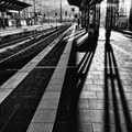 Einsam am Bahnsteig