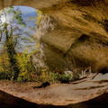 Grotte mit Ausblick.jpg