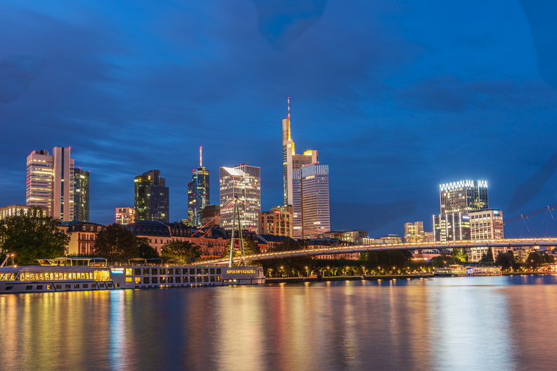 Frankfurt_Skyline vom Mainufer aus gesehen