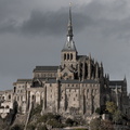 Mont St Michel sous le ciel menacant II.JPG